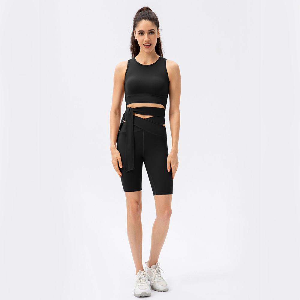 Women's nude-skin high-waisted yoga shorts with no embarrassing seams, tight-fitting, butt-lifting, and tummy-flattening five-point exercise pants