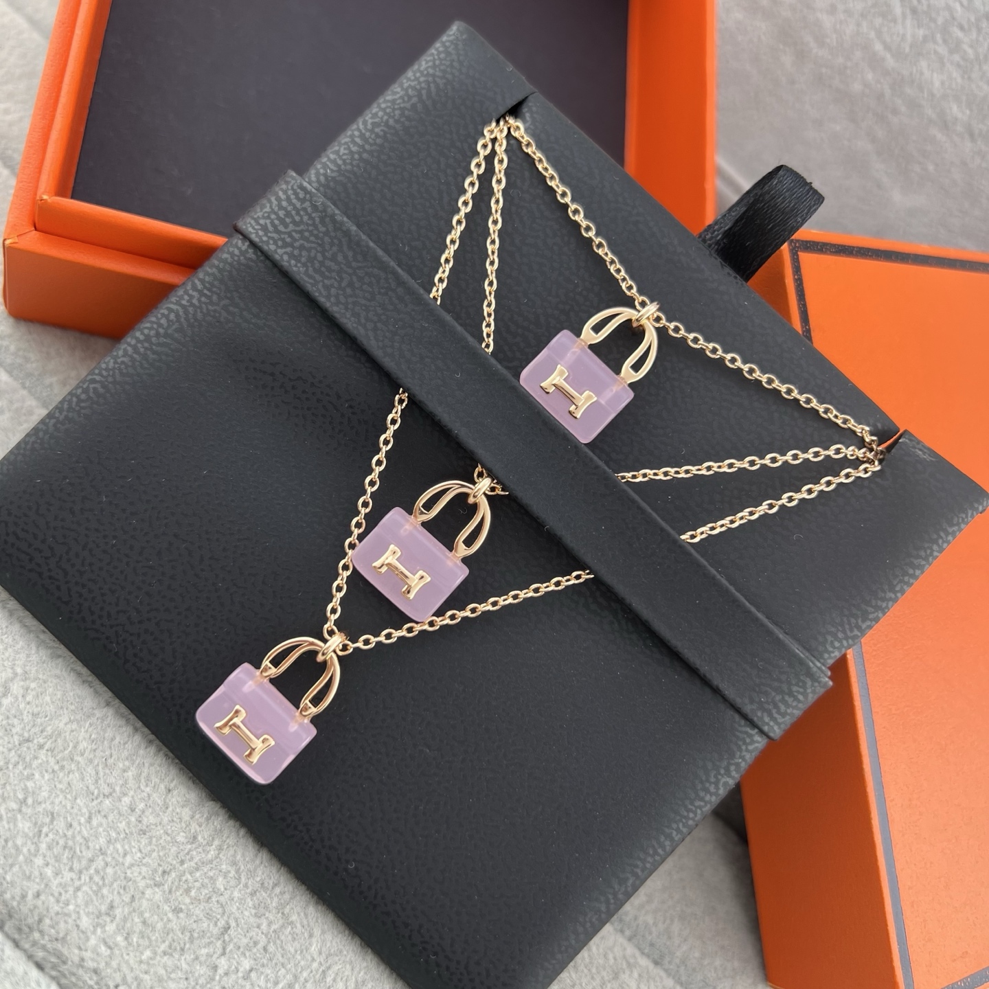 Pink gemstoneH bag pendant necklace - Artisantouchss