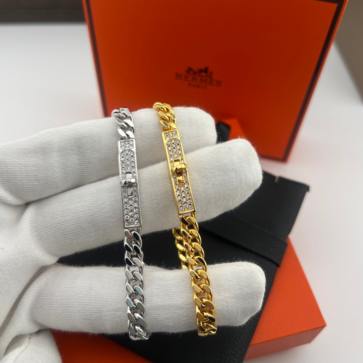 Kelly full diamond button bracelet - Artisantouchss