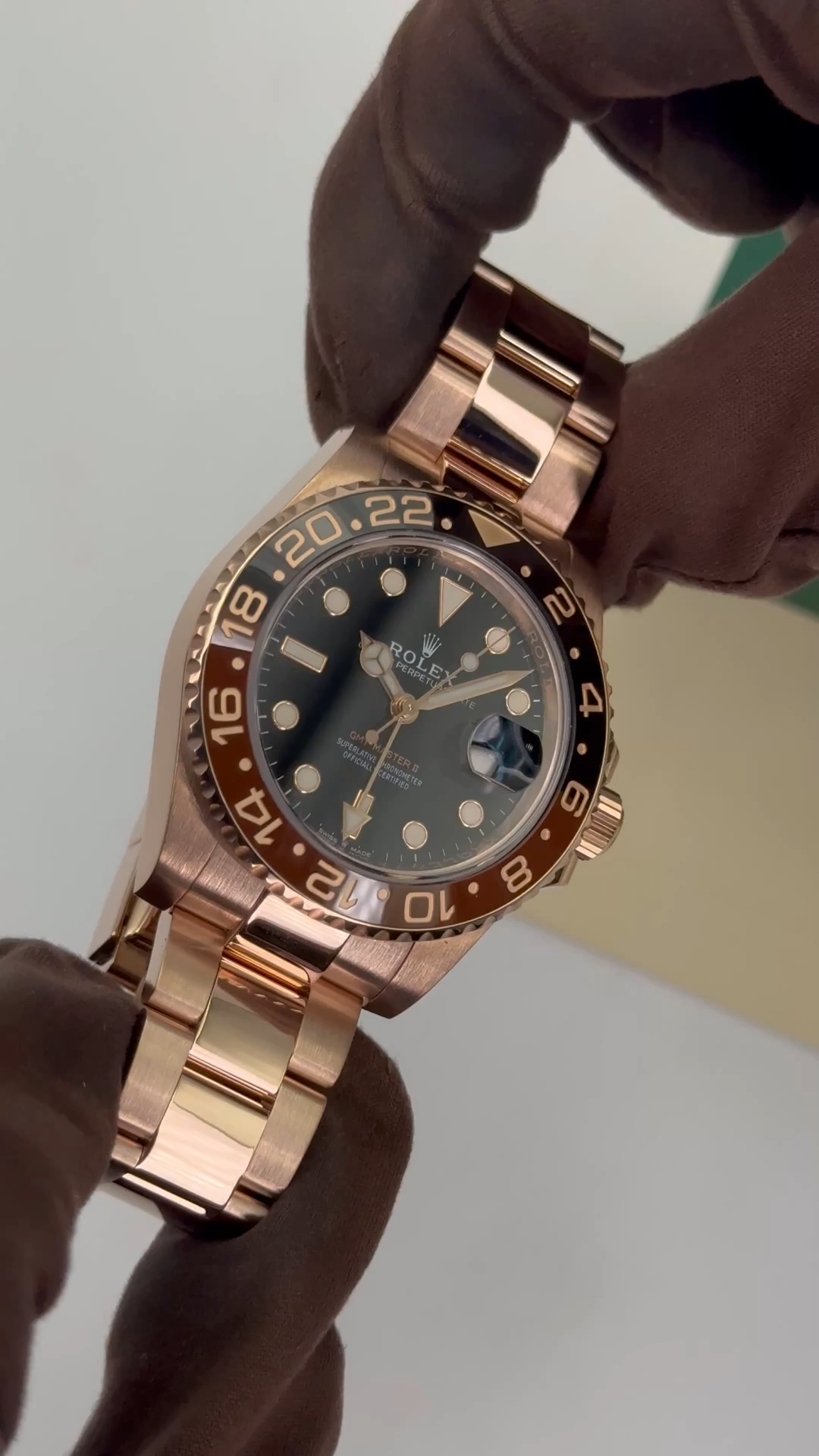 Rolex GMT-Master II 40mm Root Beer Black Dial Oyster Bracelet 18k Rose Gold Watch 126715chnr-0001