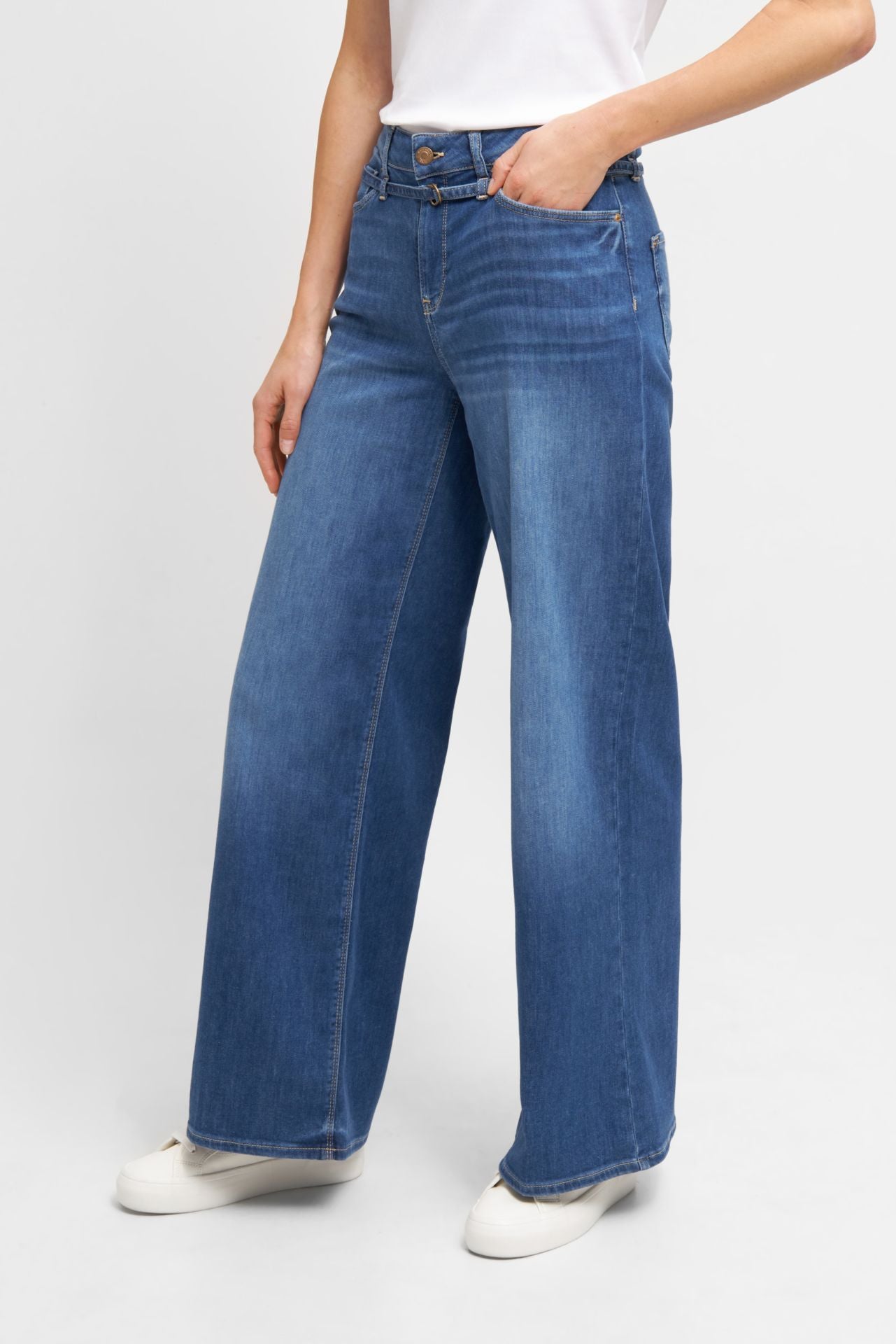‌Comfort Flare High Waist Jeans