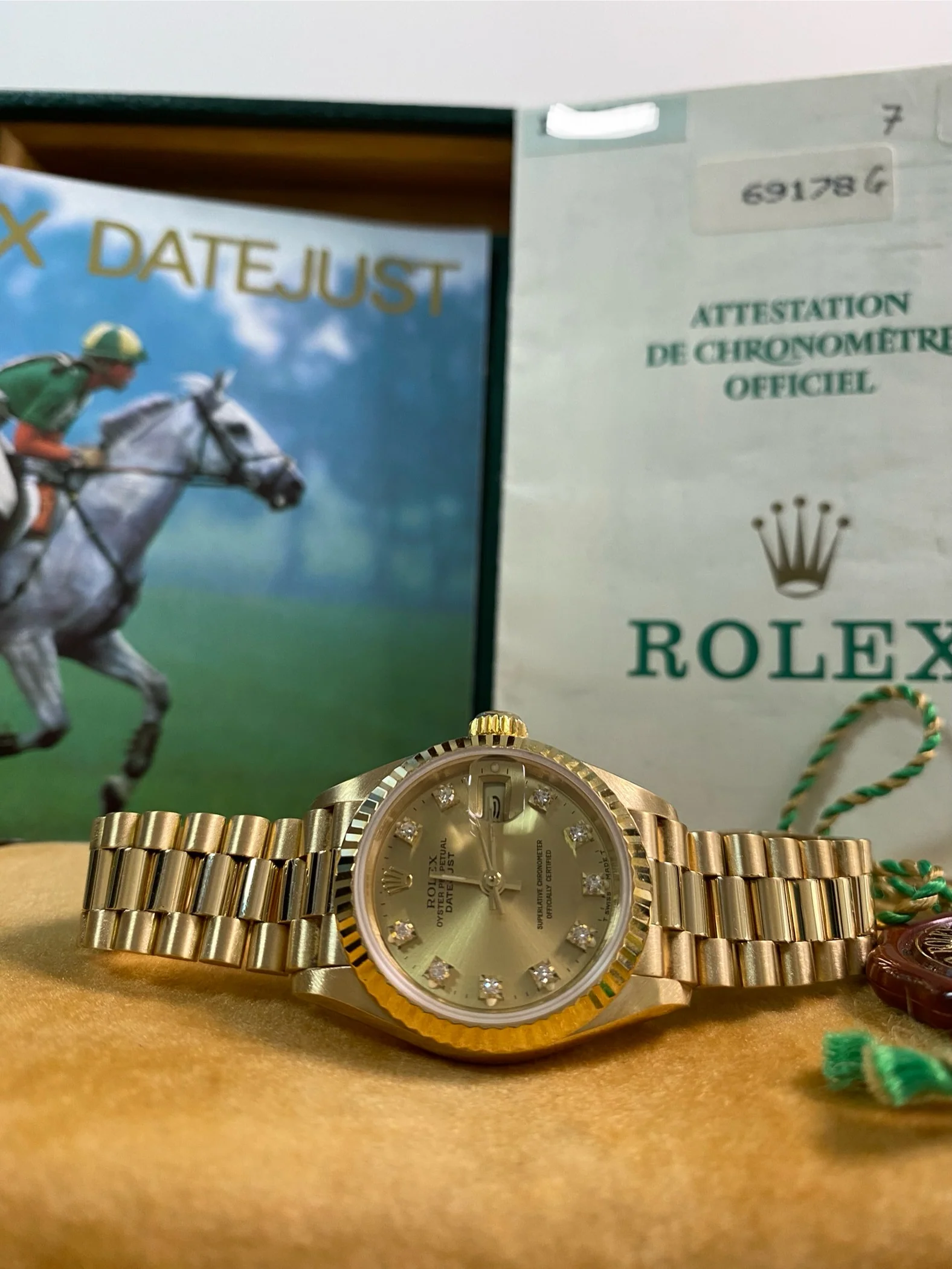 Rolex Yellow Gold Lady-Datejust - L serial - Fluted Bezel - Factory Diamond Dial - President Bracelet - 69178 *FULL SET*