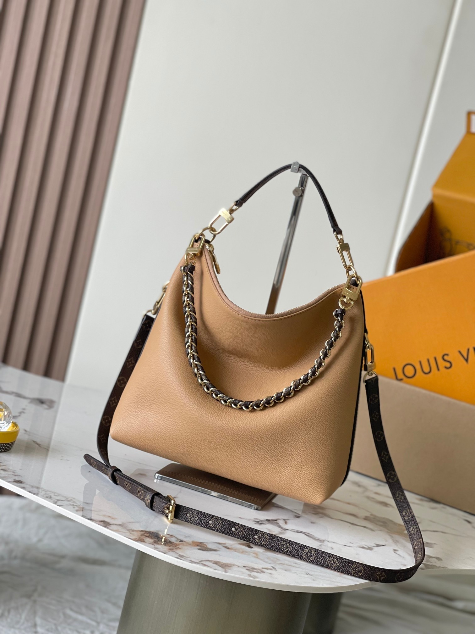 L X V MULTIPASS M28029 Size：30x26x10cm