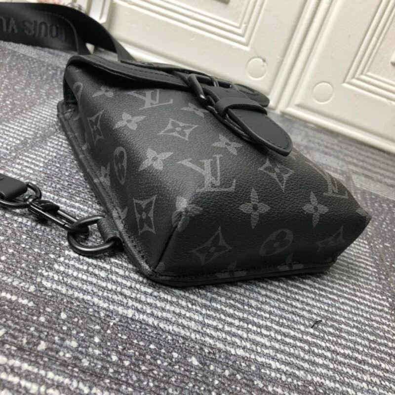 Louis Vuitton Saumur Slingbag M45912