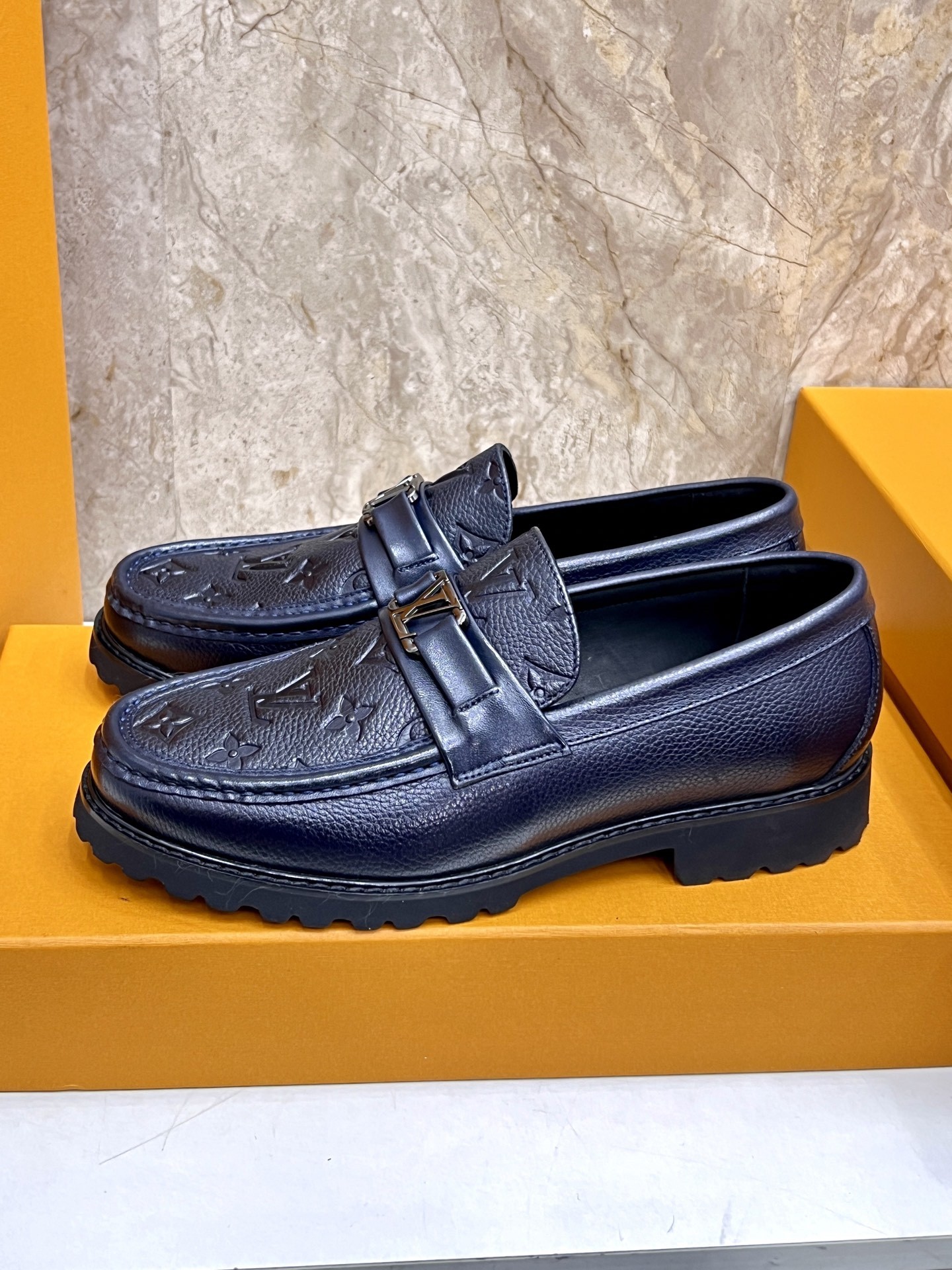L X V Men's new high qualityLoafers detail 2