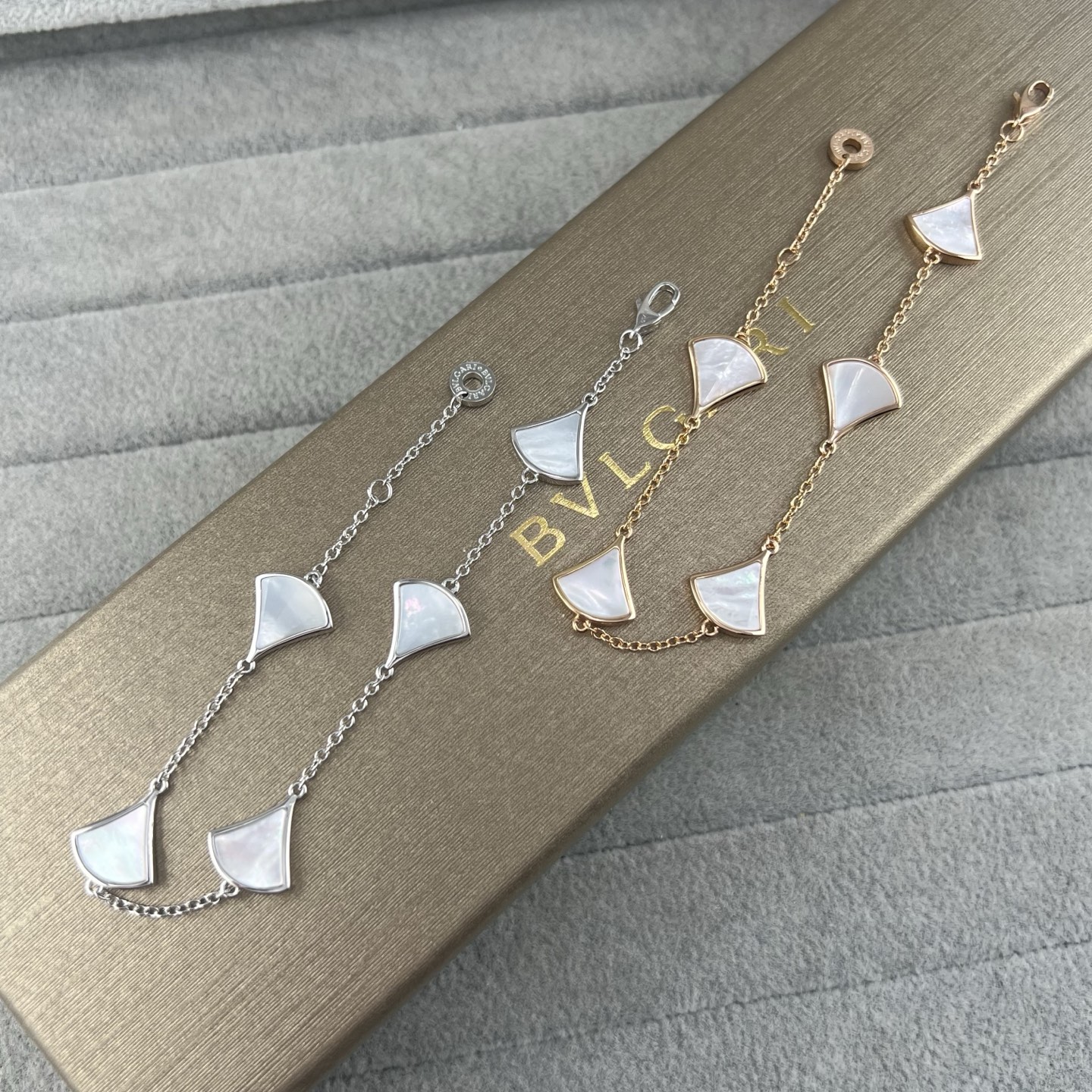 Five-Petal White Fritillaria Fan-Shaped Bracelet - Artisantouchss