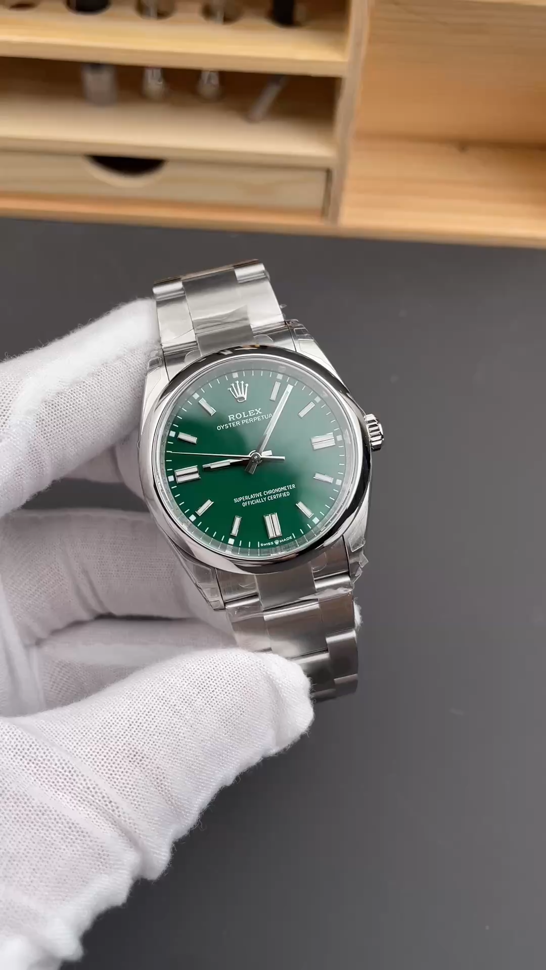 Rolex Oyster Perpetual 36mm 126000 Green Dial