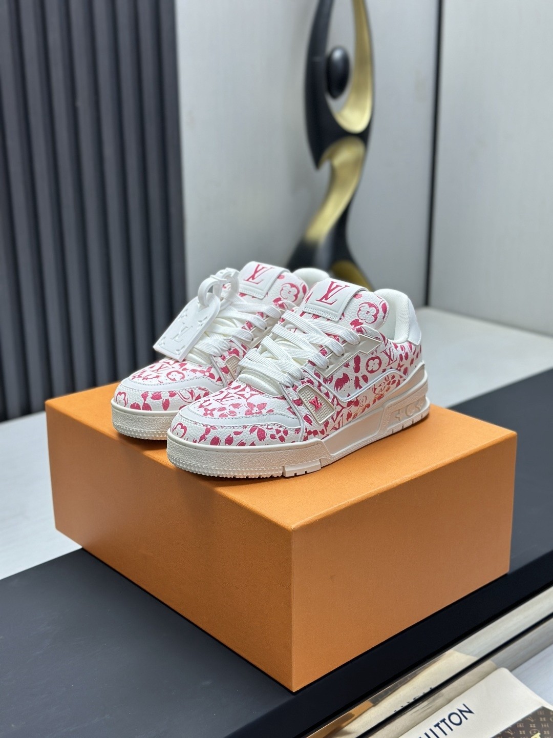 L X V TRAINERS SNEAKERS