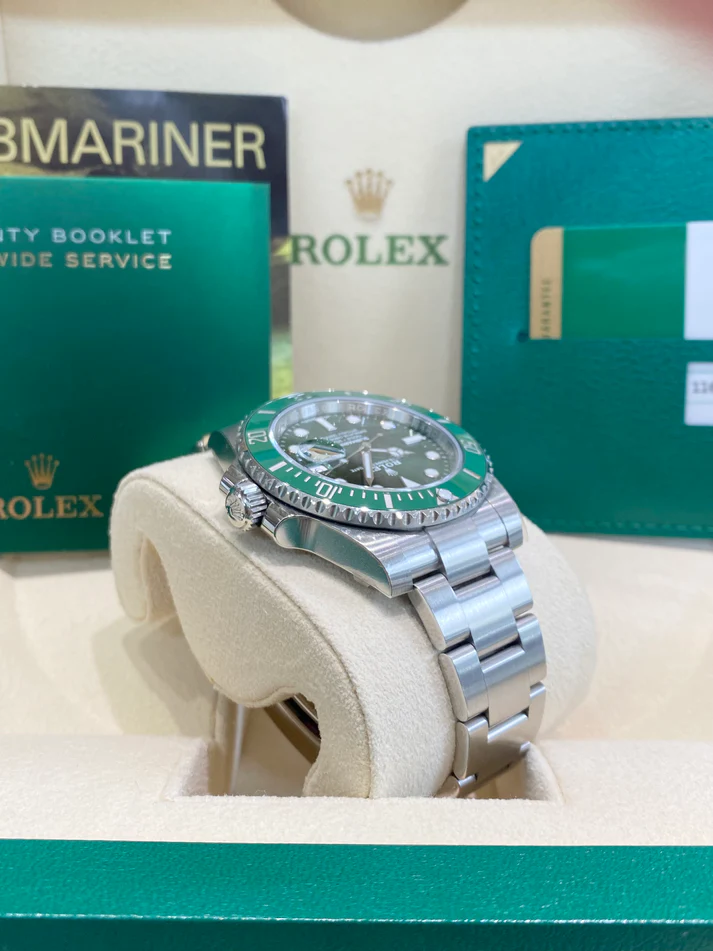 Rolex Submariner Date 116610LV Stainless Steel Oyster 40MM Green Dial Mens Replica Watch