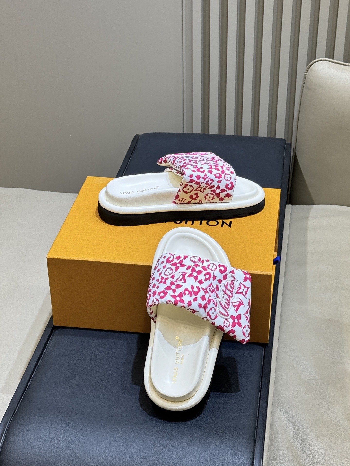 L X V SLIPPERS detail 4