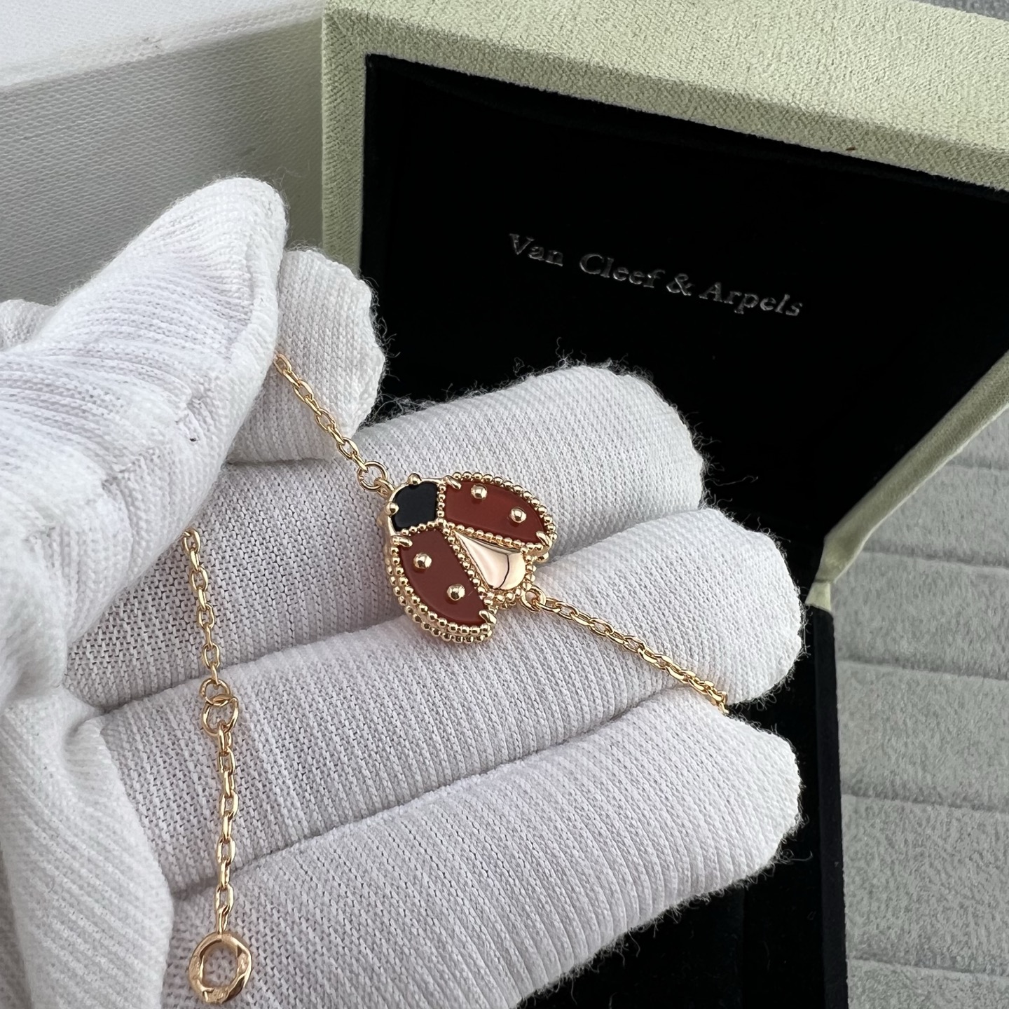 Rose gold ladybug bracelet - Artisantouchss