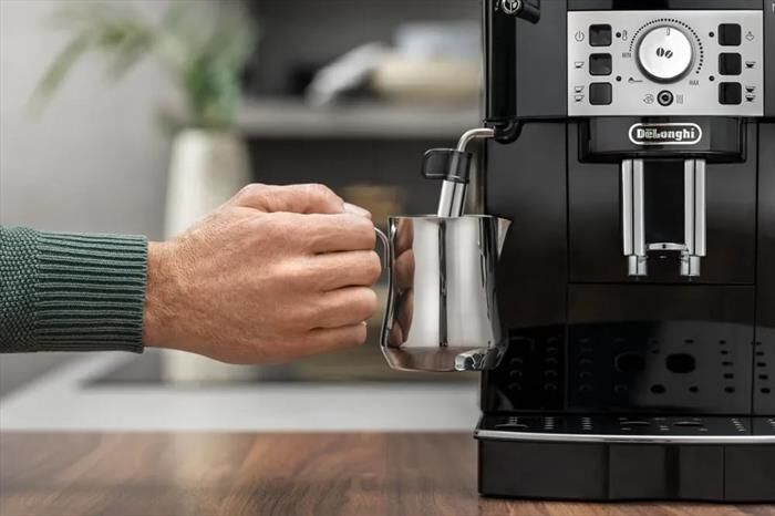 DE LONGHI - Macchina da caffè MAGNIFICA S ECAM21.110.B-Nero