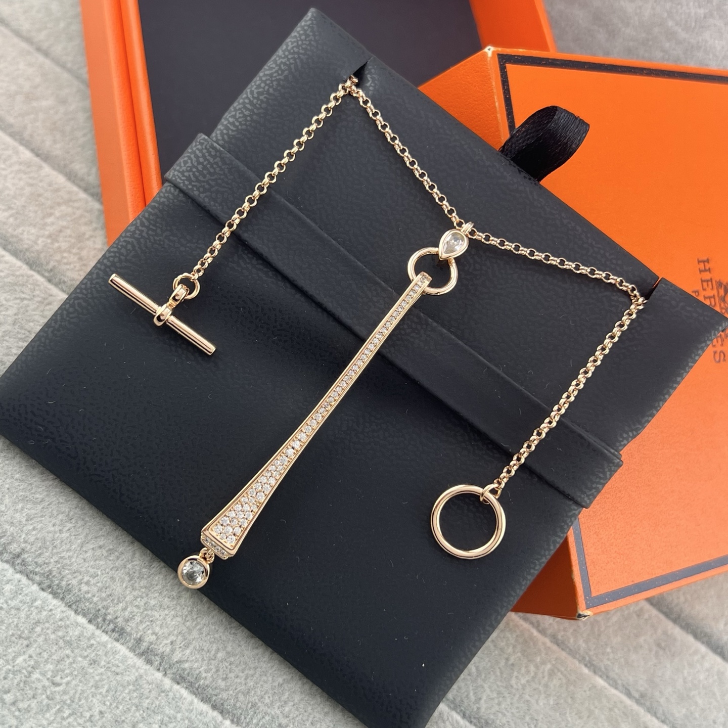 Square cone-shaped diamond teardrop necklace - Artisantouchss