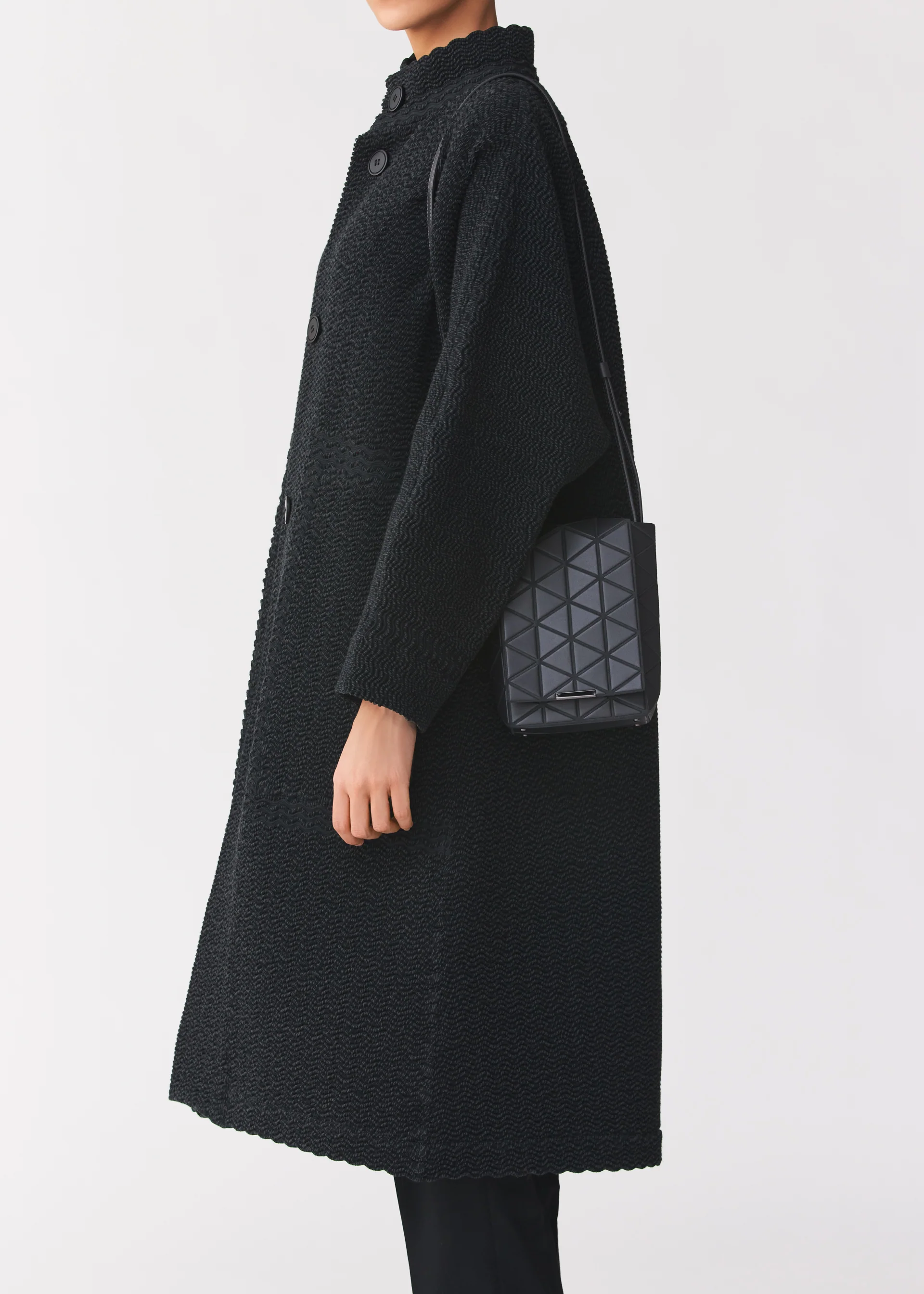 FLAP SHOULDER BAG