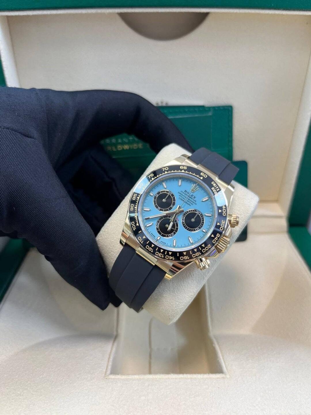 Rolex Cosmograph Daytona Turquoise Blue Dial 40 mm 126518ln-0014