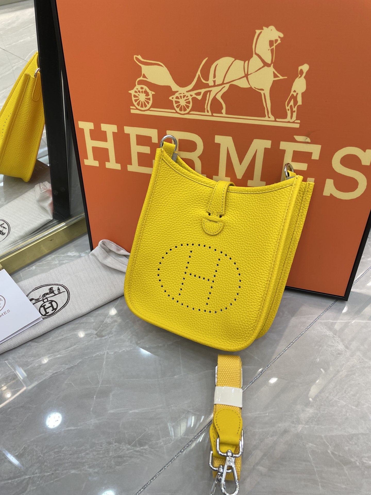 Hermes Evelyn 16-19