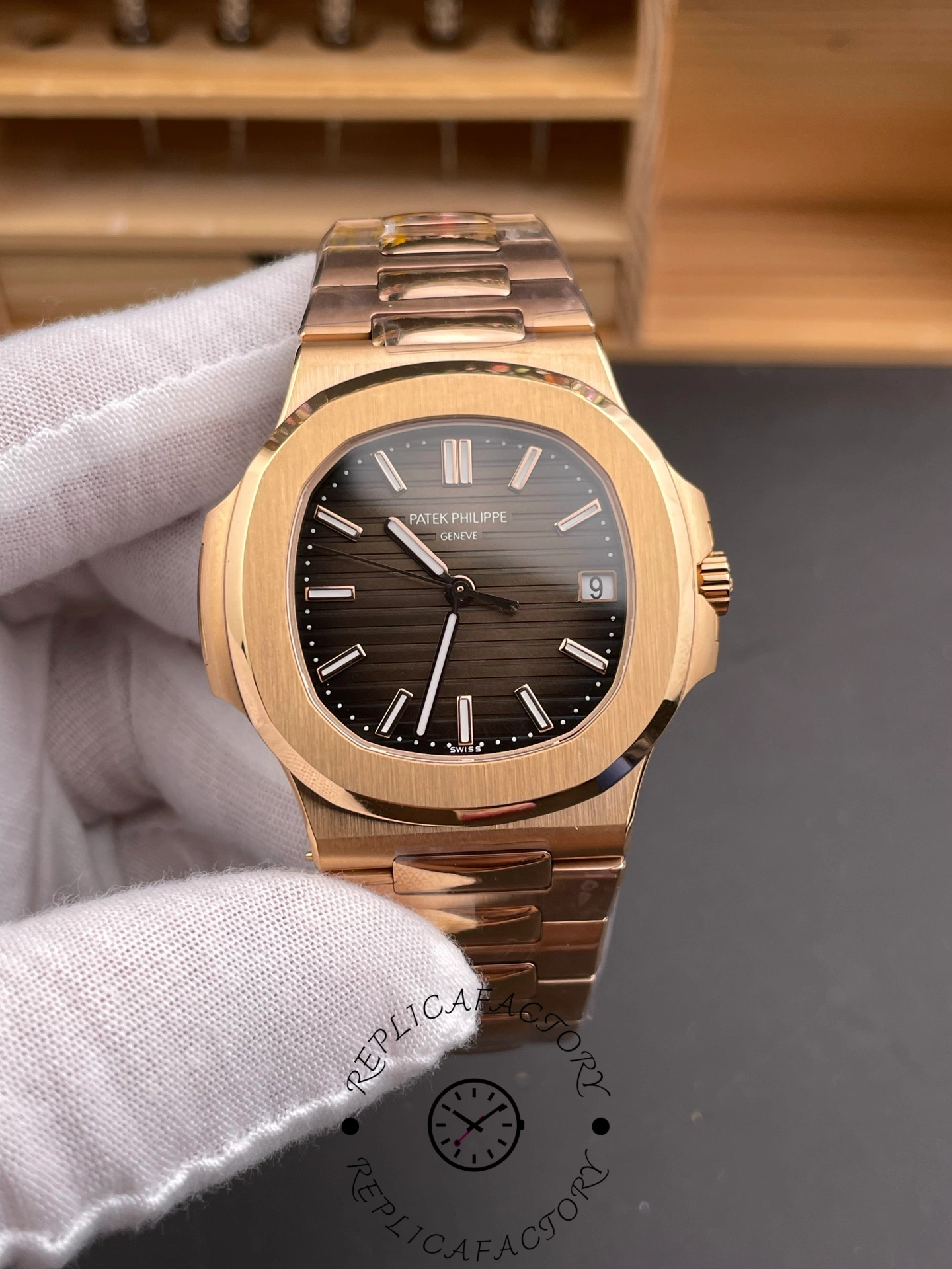 Replica Patek Philippe Nautilus 5711 1R 011 40MM Mens Watch