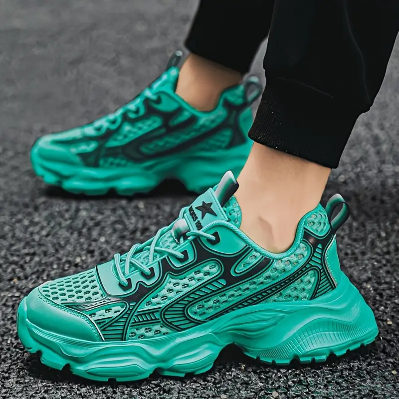 Breathable Mesh Low-Top Running Shoes – Lightweight Cushioned Sole