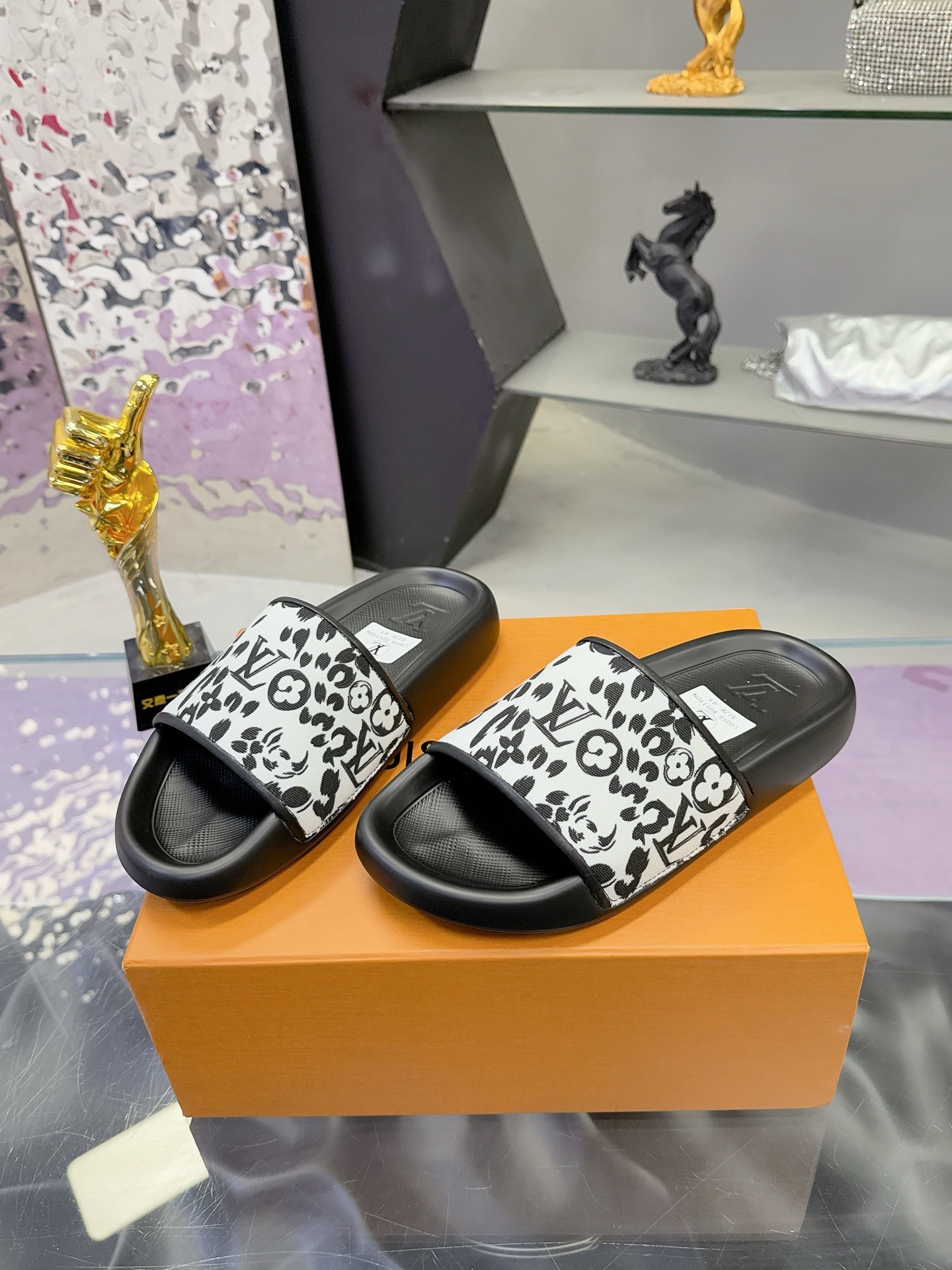 L X V SLIPPERS detail 2