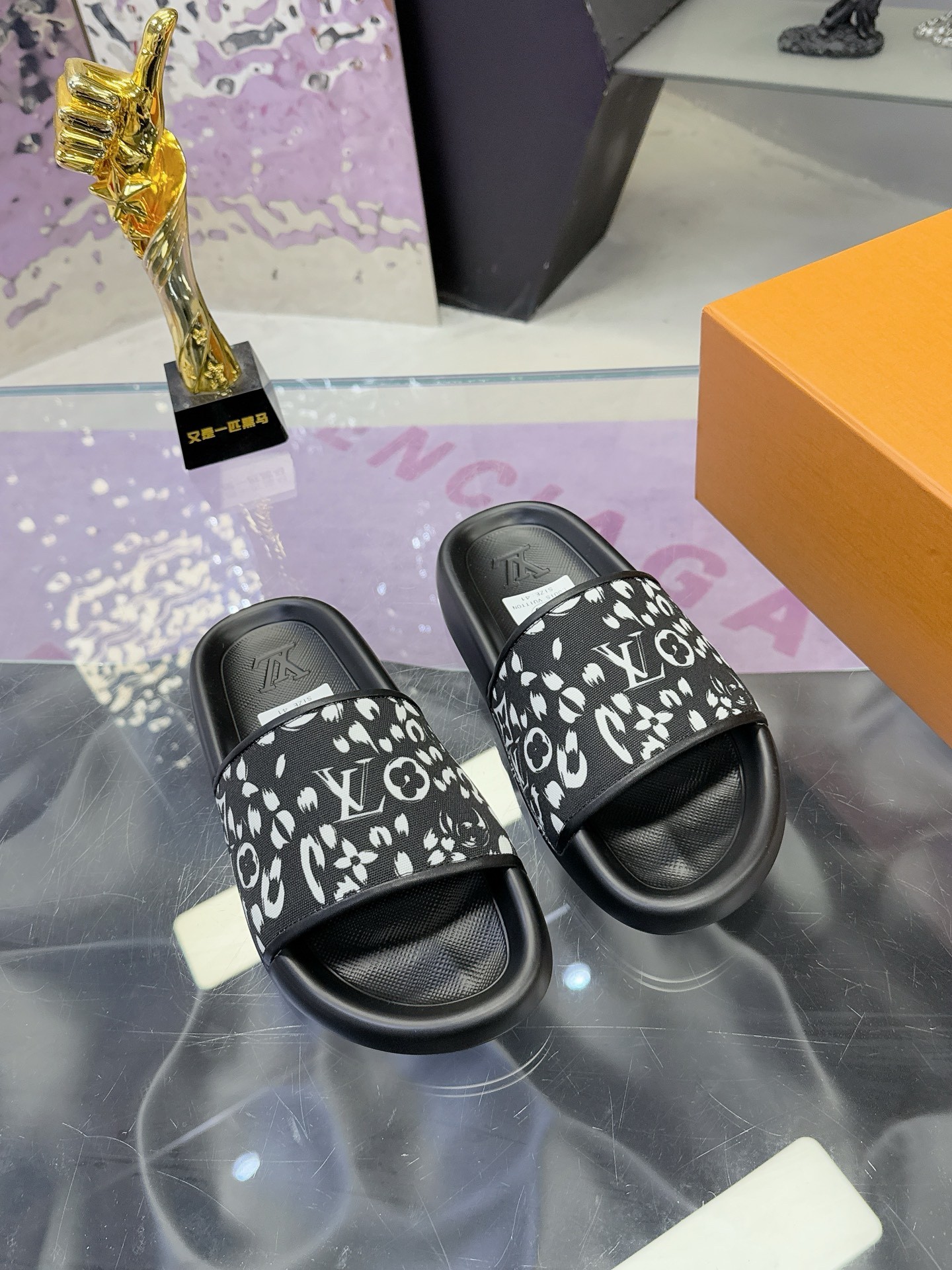 L X V SLIPPERS detail 4