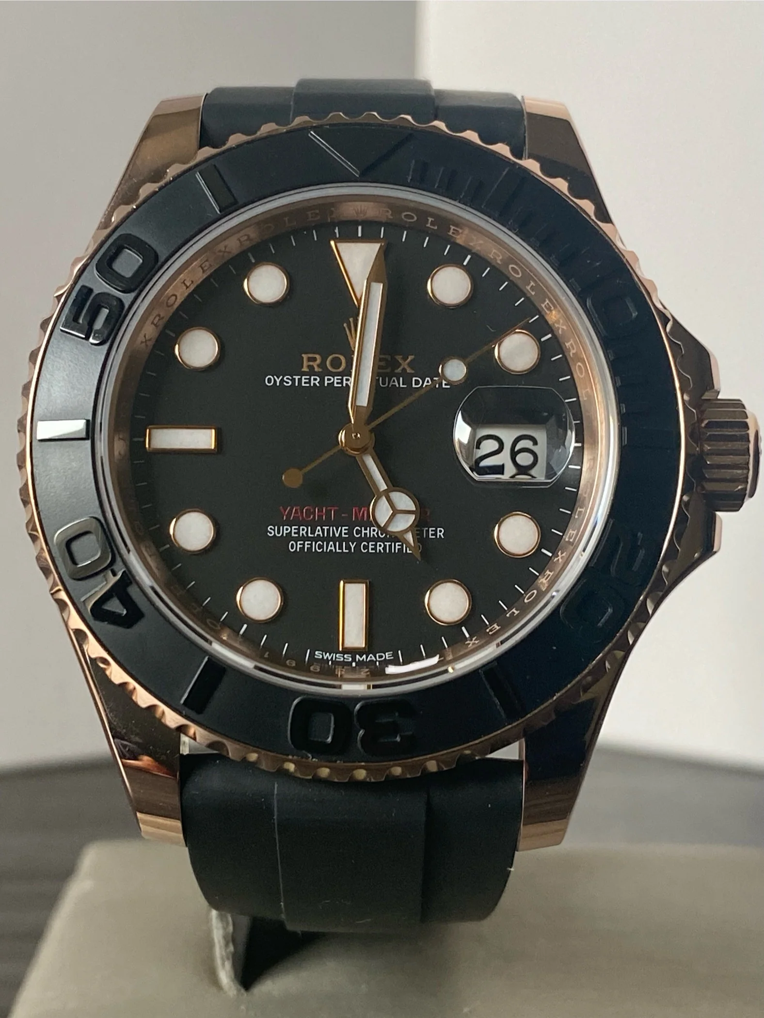 Rolex Everose Gold Yacht-Master 40 - Black Dial - Oysterflex Strap - 116655