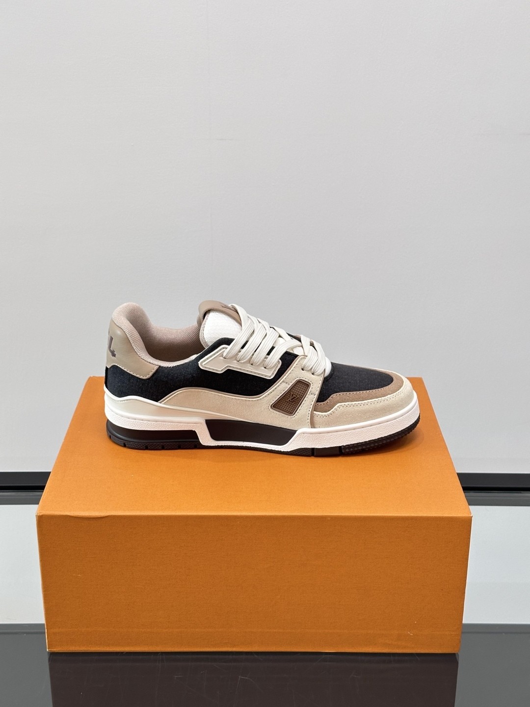 L X V SNEAKERS detail 6