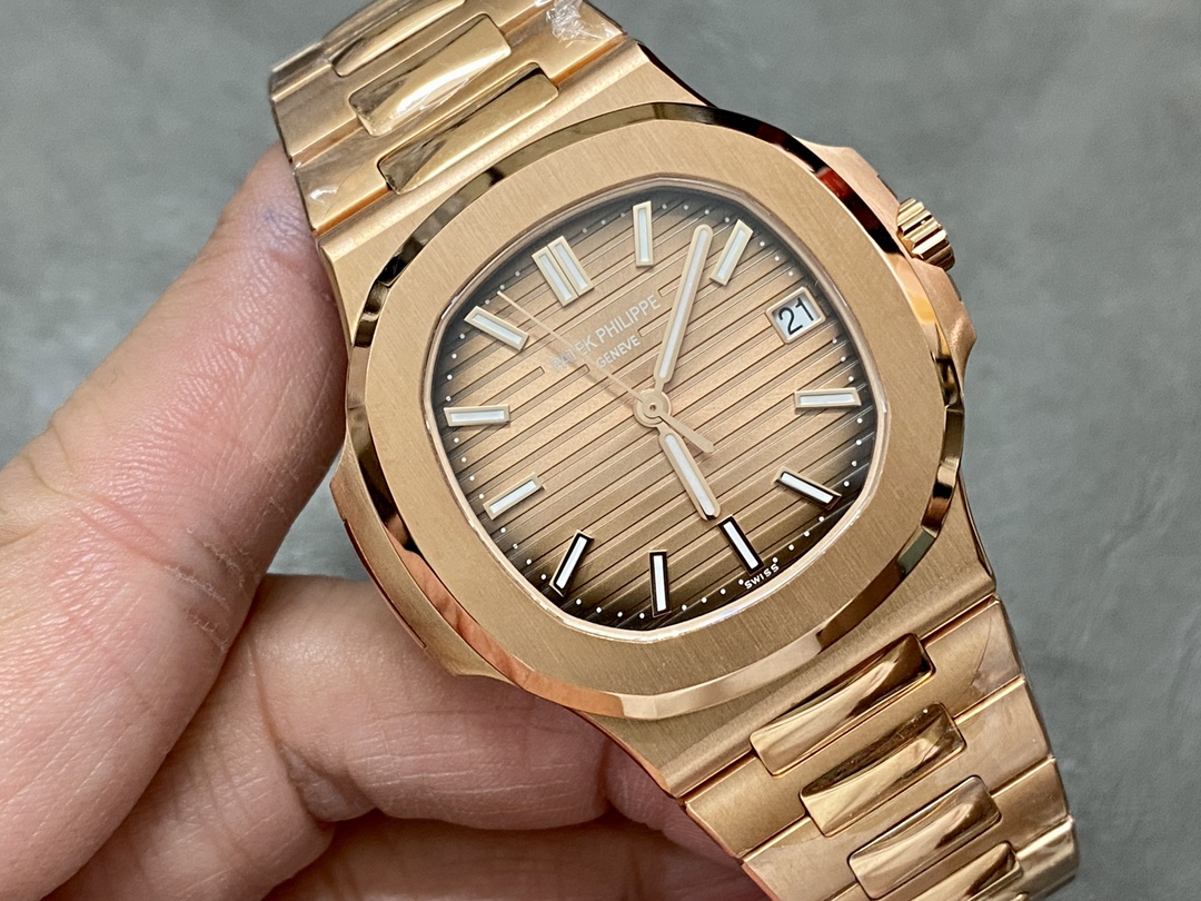 Patek Philippe Nautilus 5711 1R 001 40MM Replica Watch
