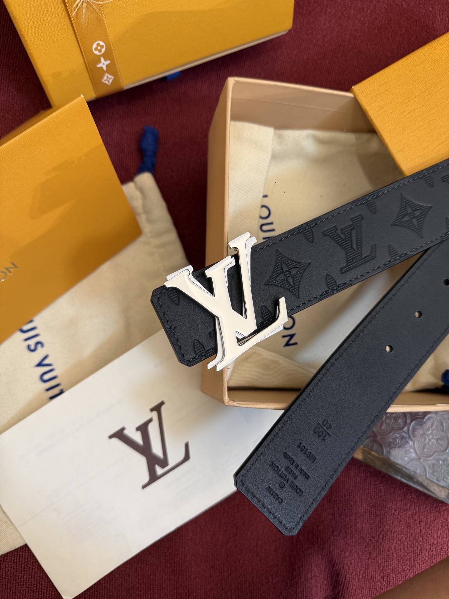 L X V Belt detail 3