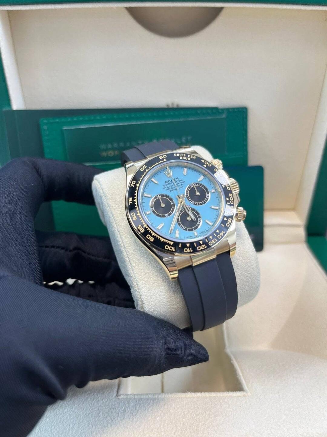 Rolex Cosmograph Daytona Turquoise Blue Dial 40 mm 126518ln-0014