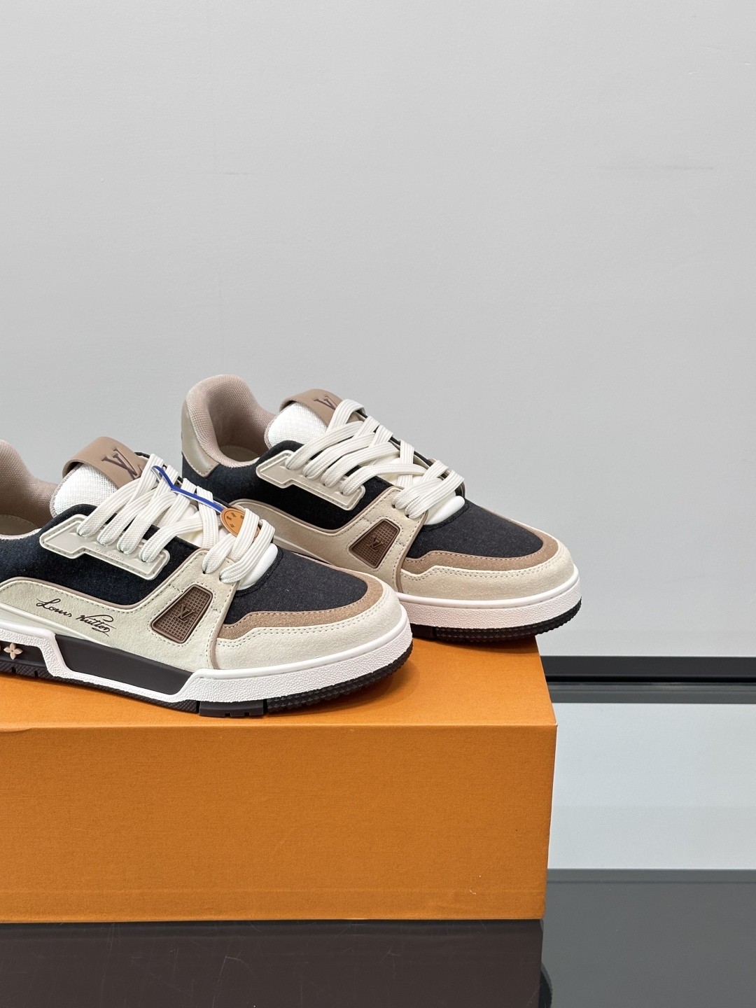 L X V SNEAKERS detail 8
