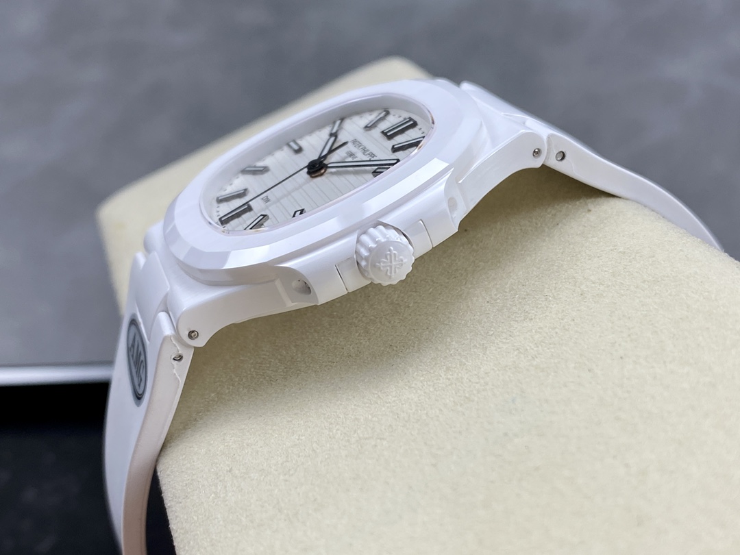 Patek Philippe Nautilus White Dial 5711 40MM Replica Watch