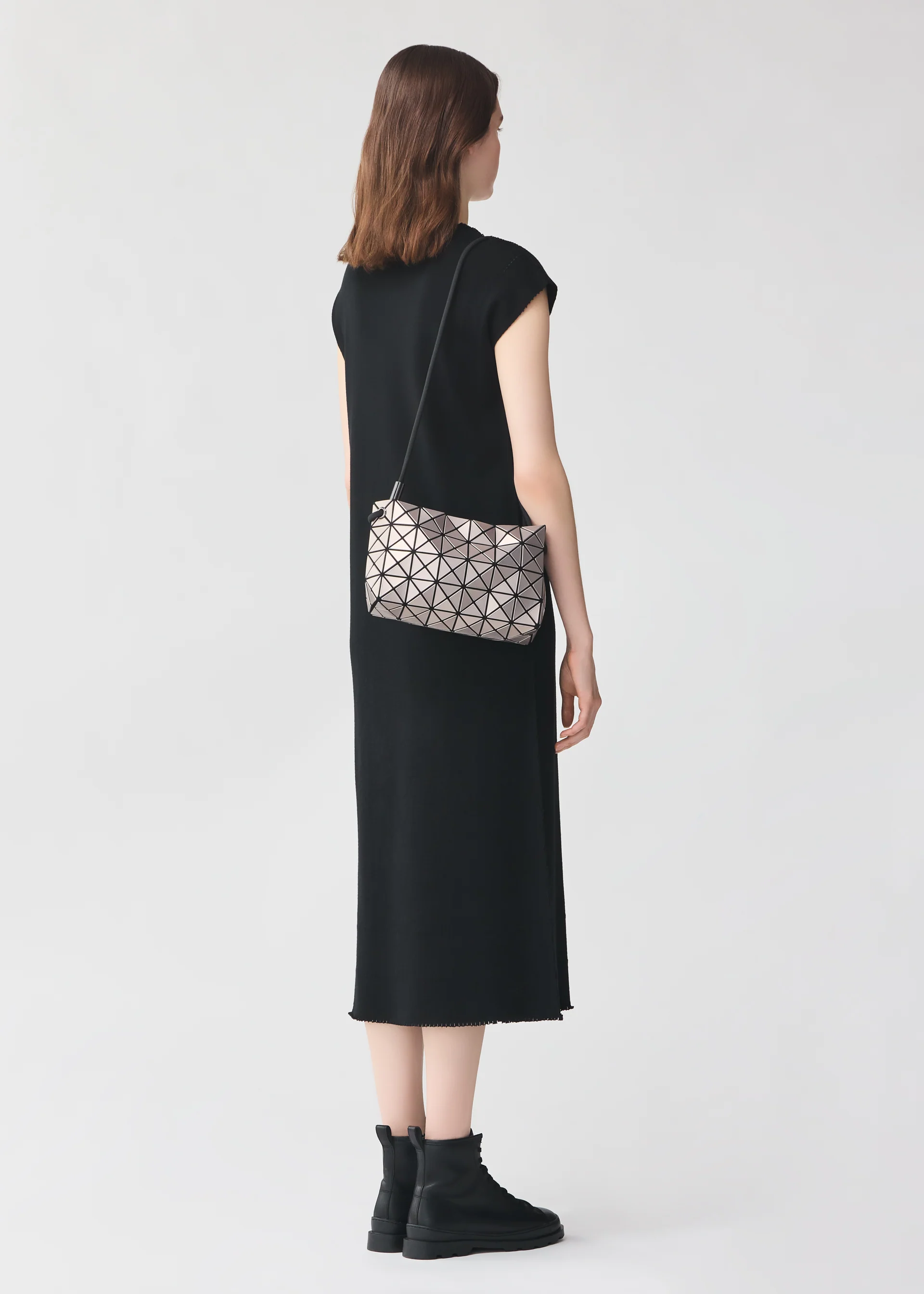 LOOP METALLIC SHOULDER BAG