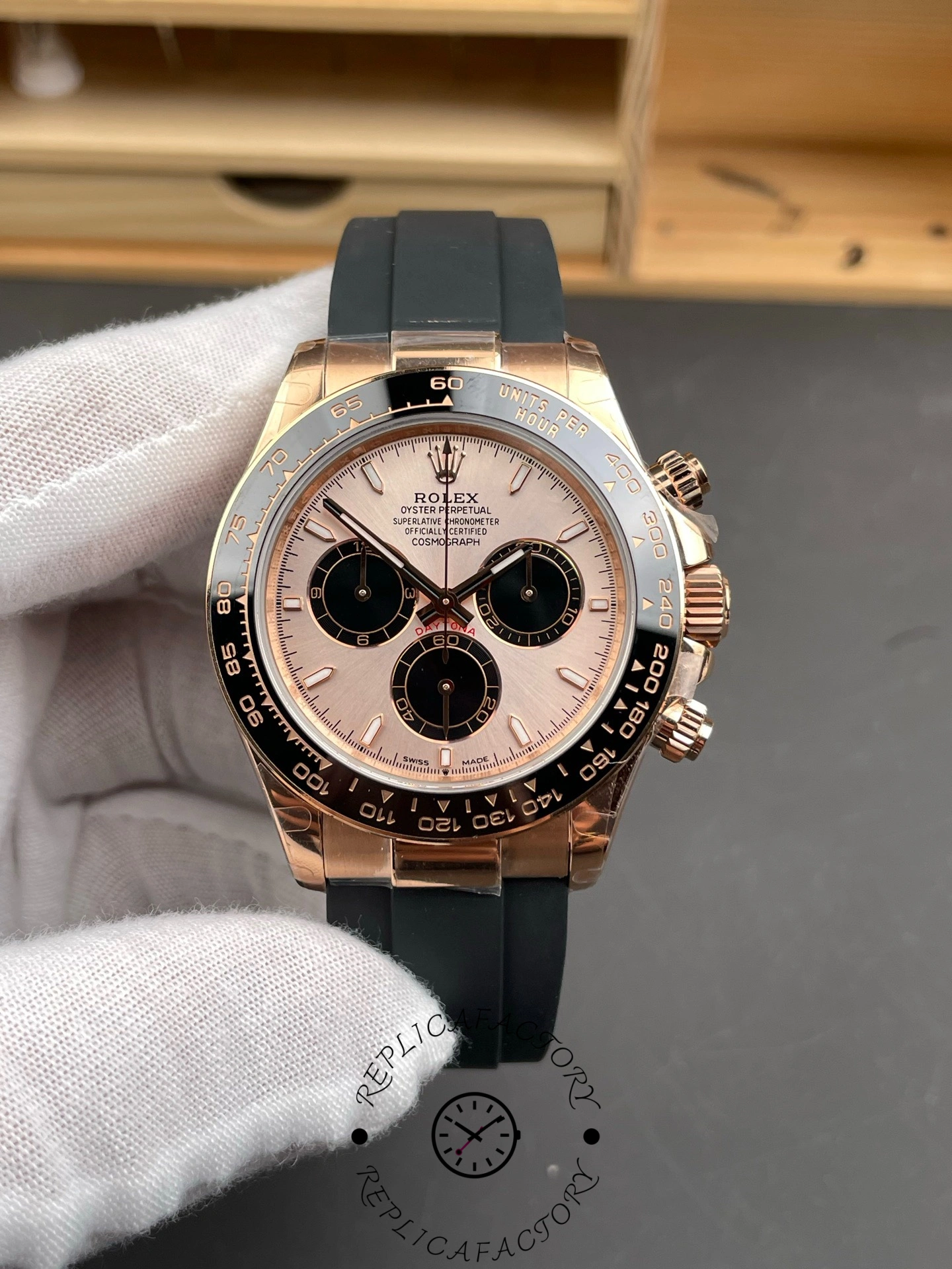 Rolex Daytona 126515LN 0006 Sundust 40mm Everose Gold Oysterflex