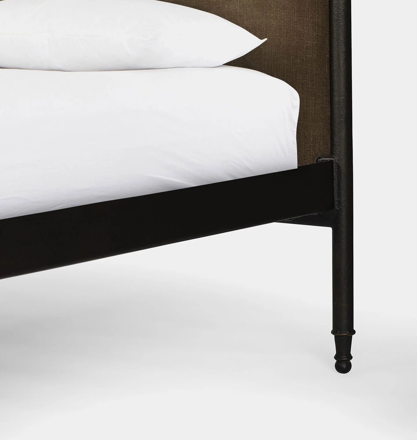 Leyla Bed