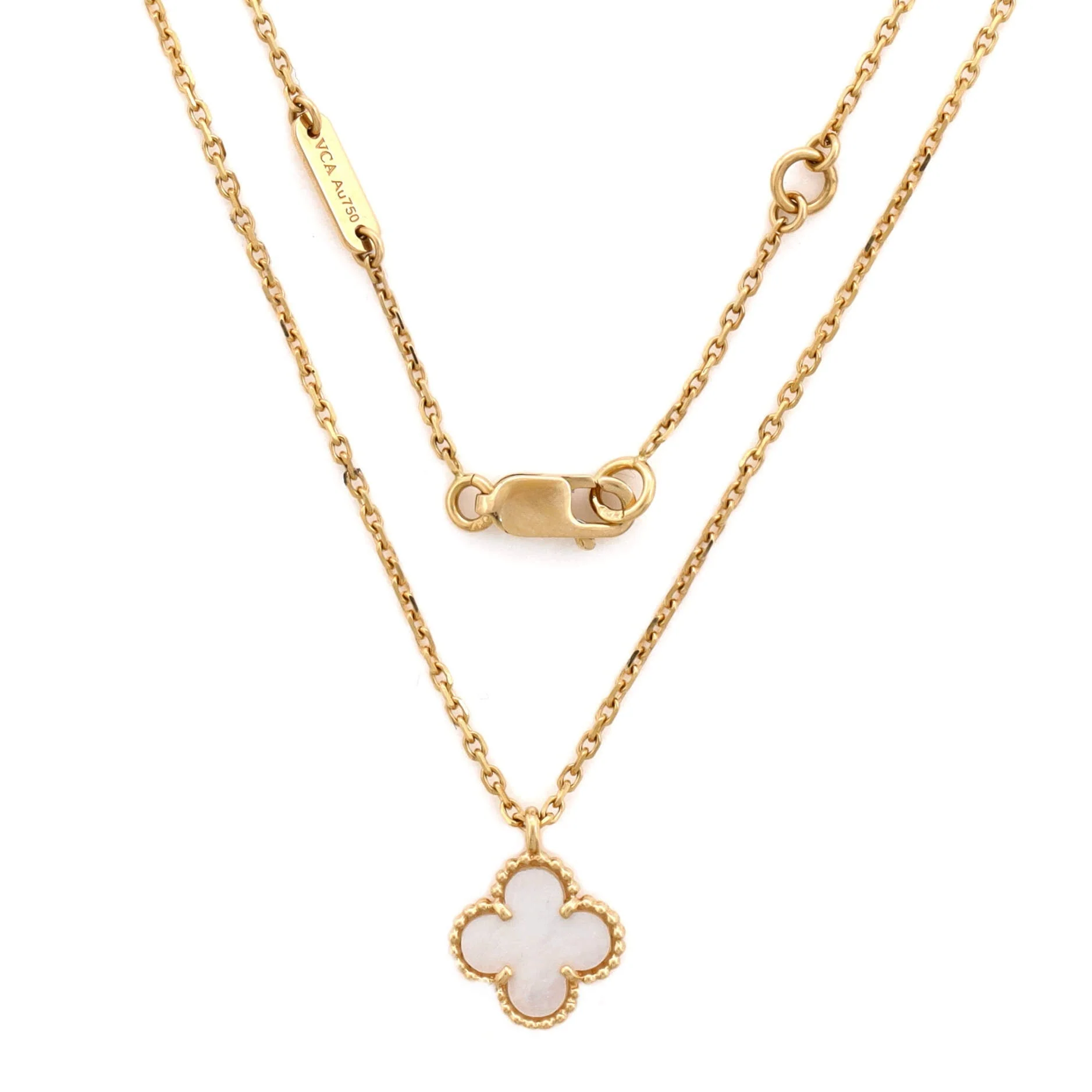 Sweet Alhambra Pendant Necklace 18K Yellow Gold and Mother of Pearl