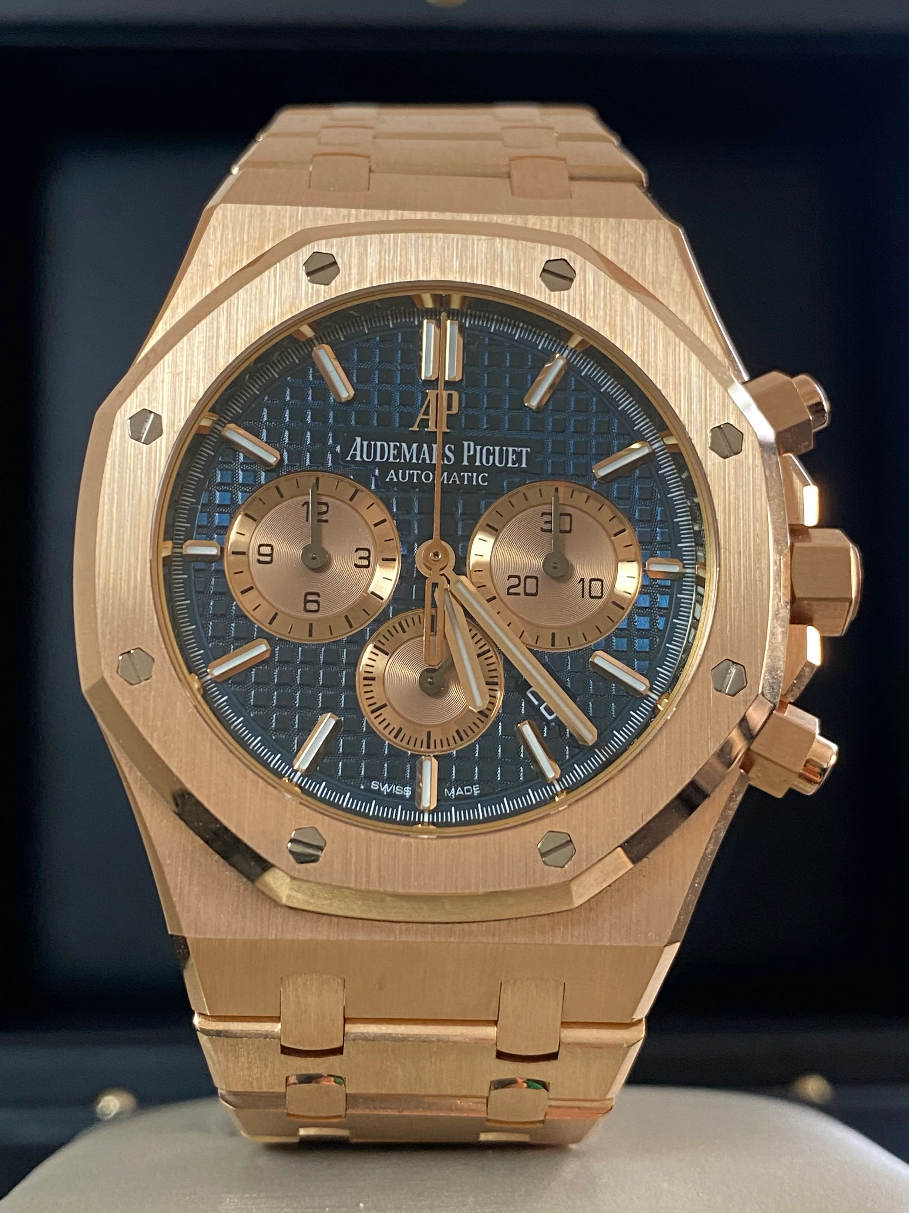 Audemars Piguet,Royal Oak Chronograph Royal Oak Chronograph - 41mm - Gold & Blue Dial - 26331OR.00.1220OR.01 *FULL SET*