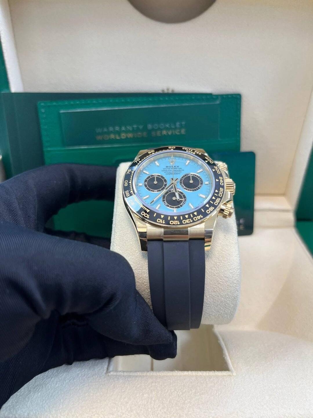 Rolex Cosmograph Daytona Turquoise Blue Dial 40 mm 126518ln-0014