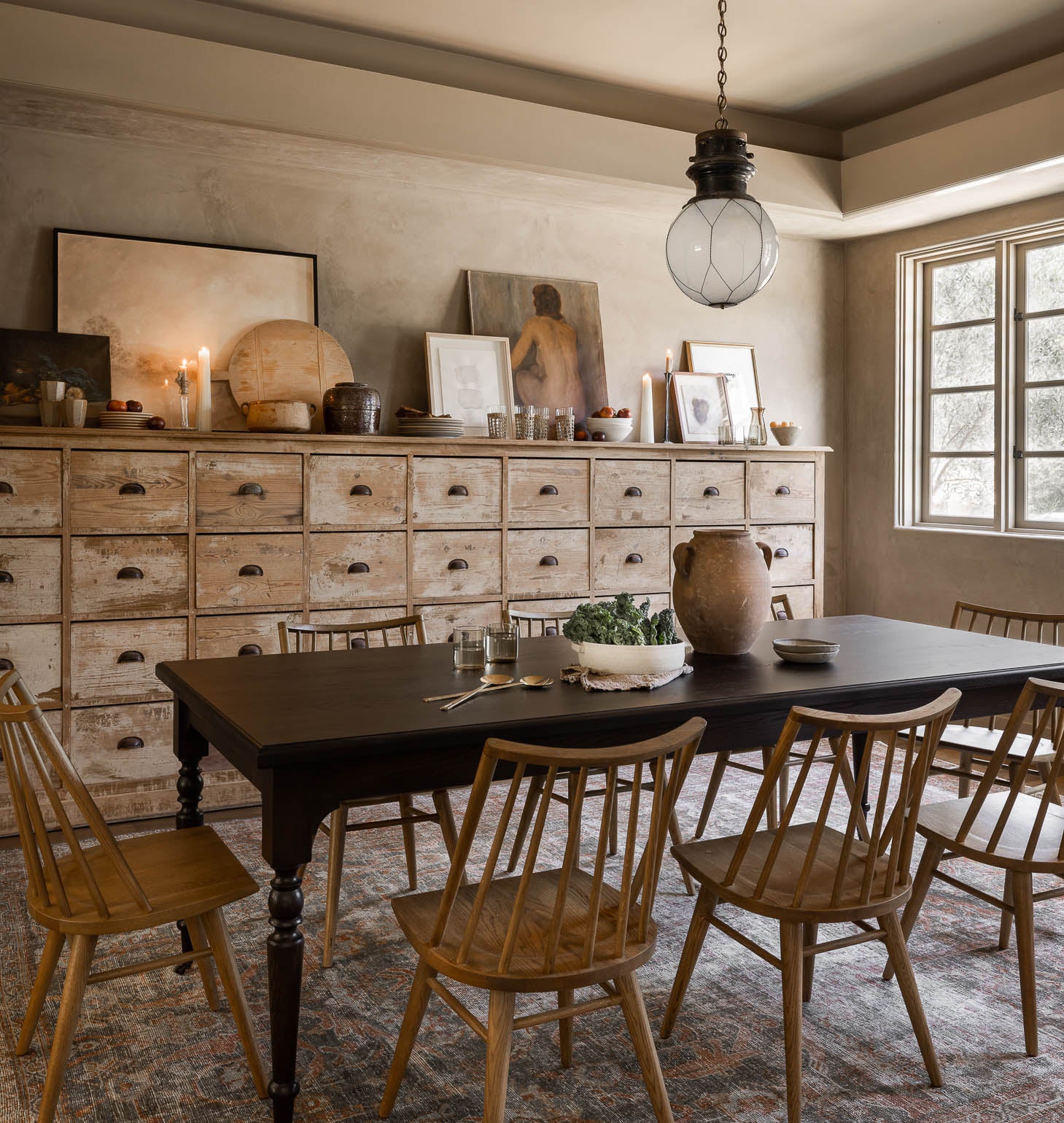 Lavi Dining Table
