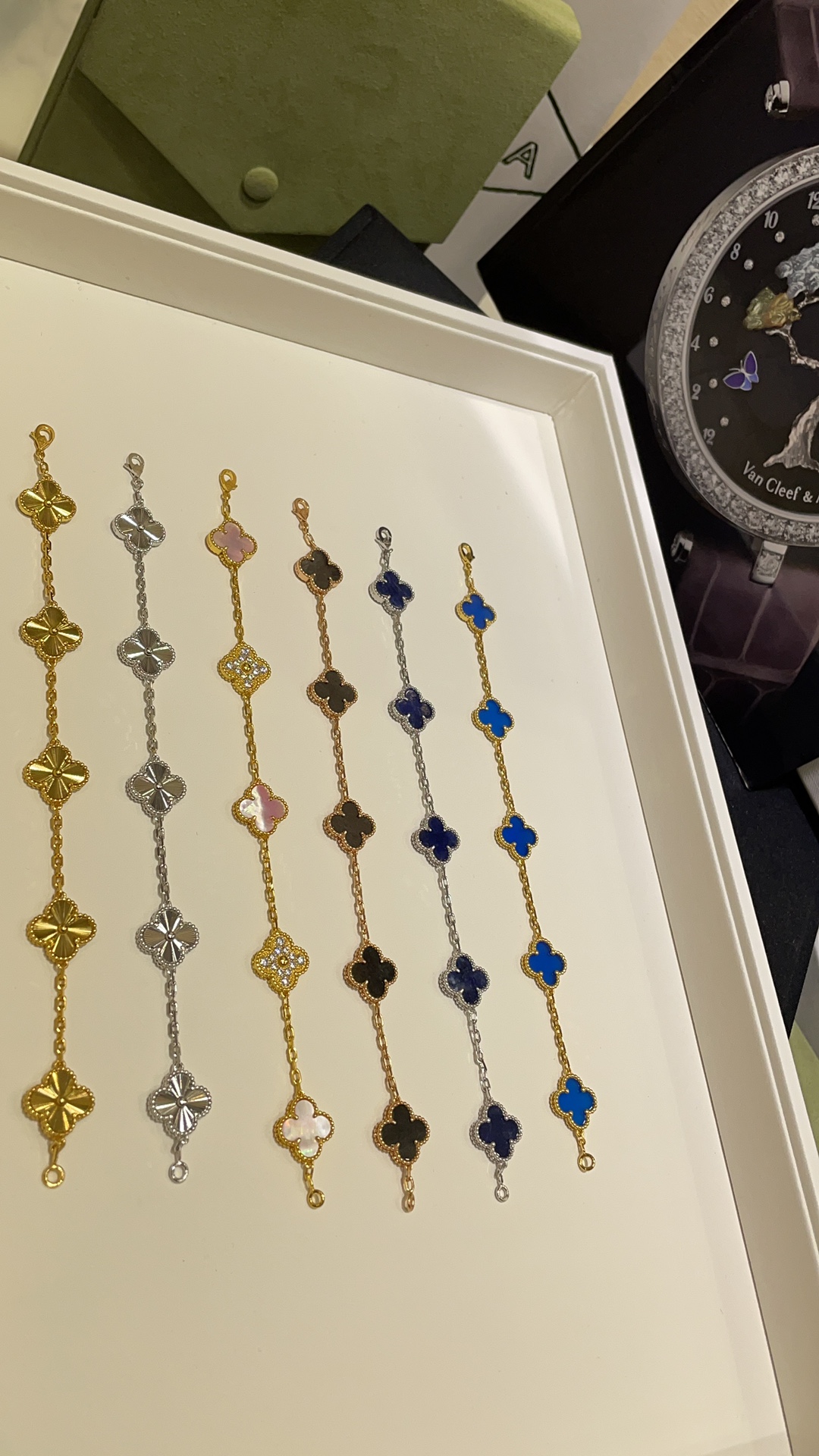 Five-flower bracelet - Artisantouchss