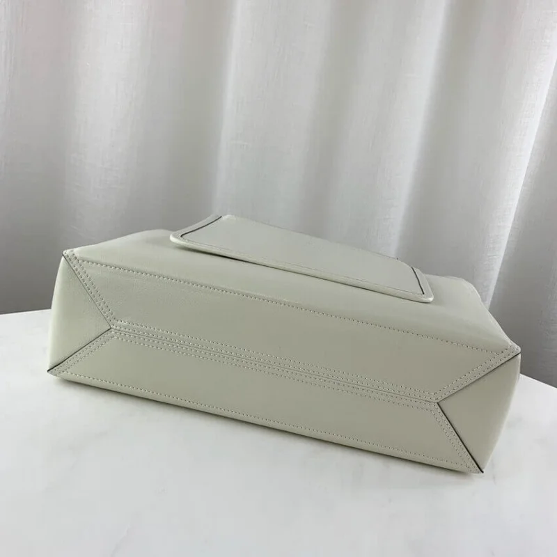 Gucci Medium Tote With Double G 649577