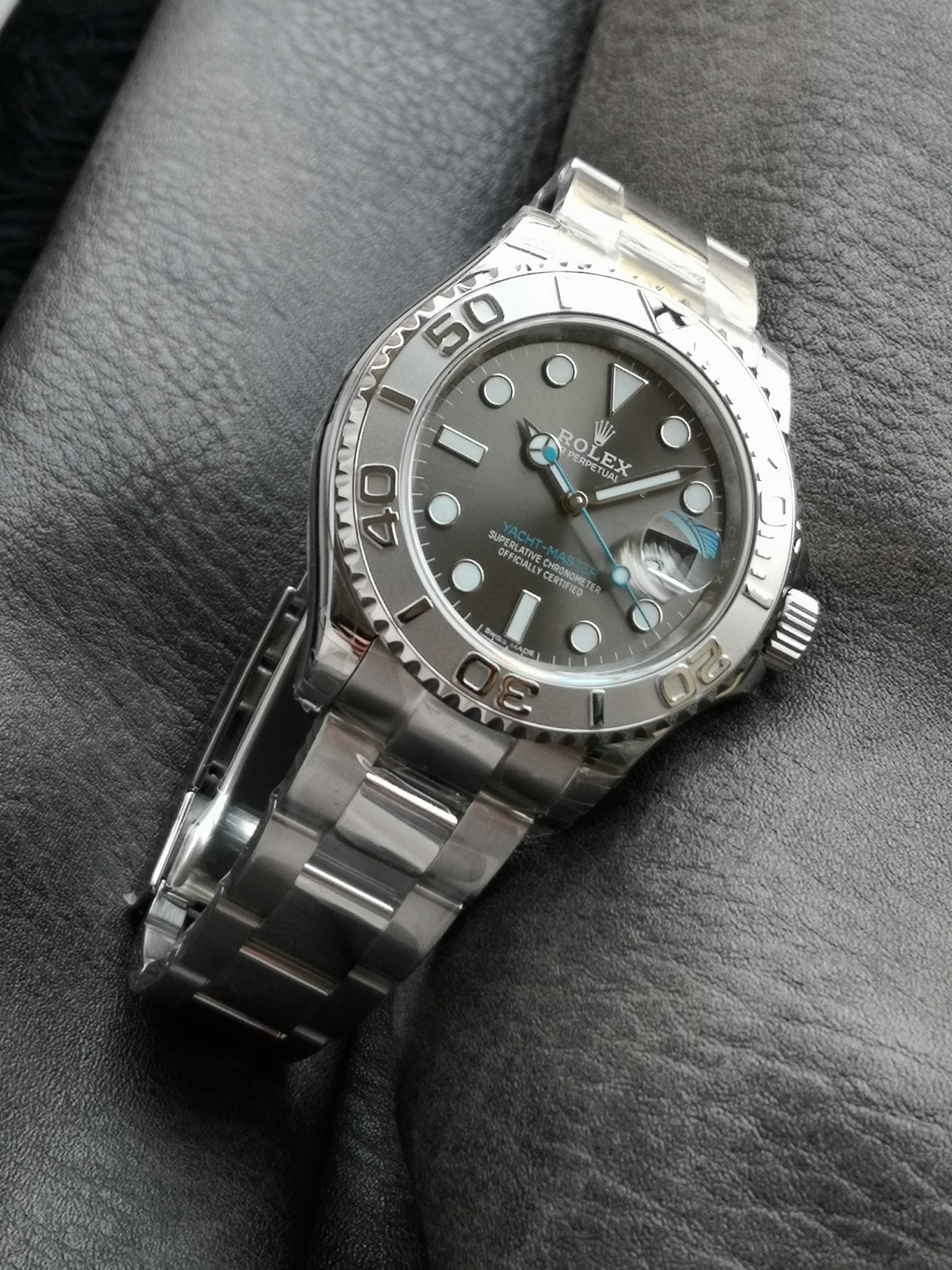 Rolex Yacht-Master 126622 Platinum Bezel Dark Rhodium Grey Dial 40MM Mens Replica Watch