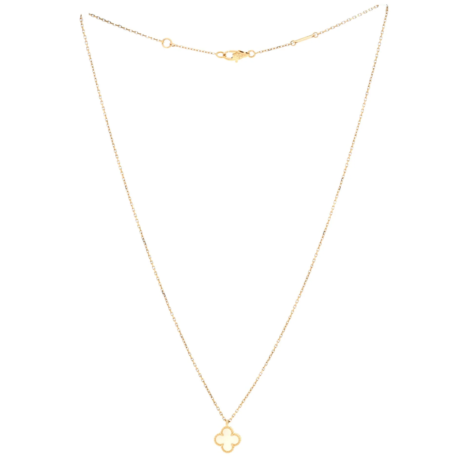 Sweet Alhambra Pendant Necklace 18K Yellow Gold and Mother of Pearl