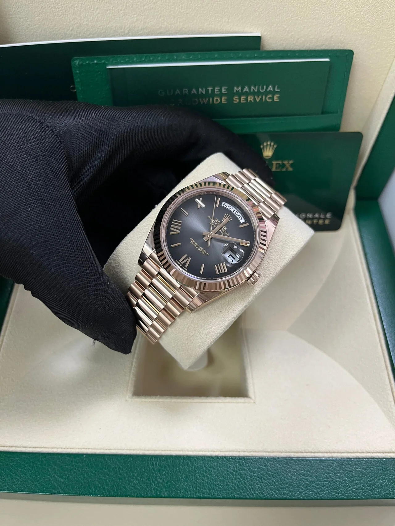Rolex Day Date in 18 ct Everose Gold M228235 0055 40mm