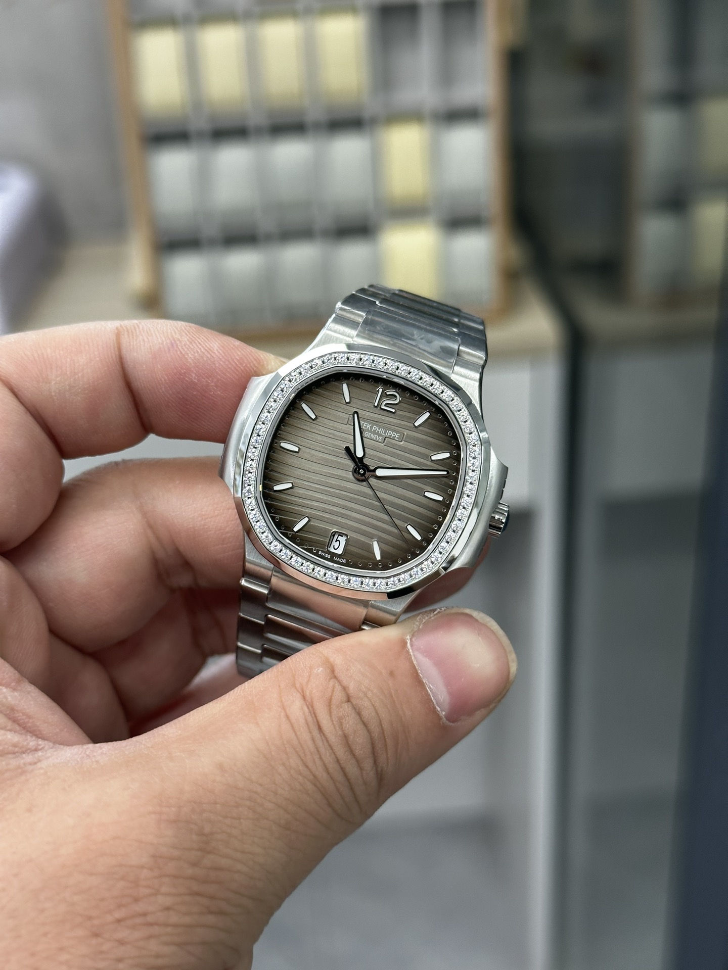 Patek Philippe Nautilus Automatic Diamond Grey Dial 7118 1200A 011 35.2mm