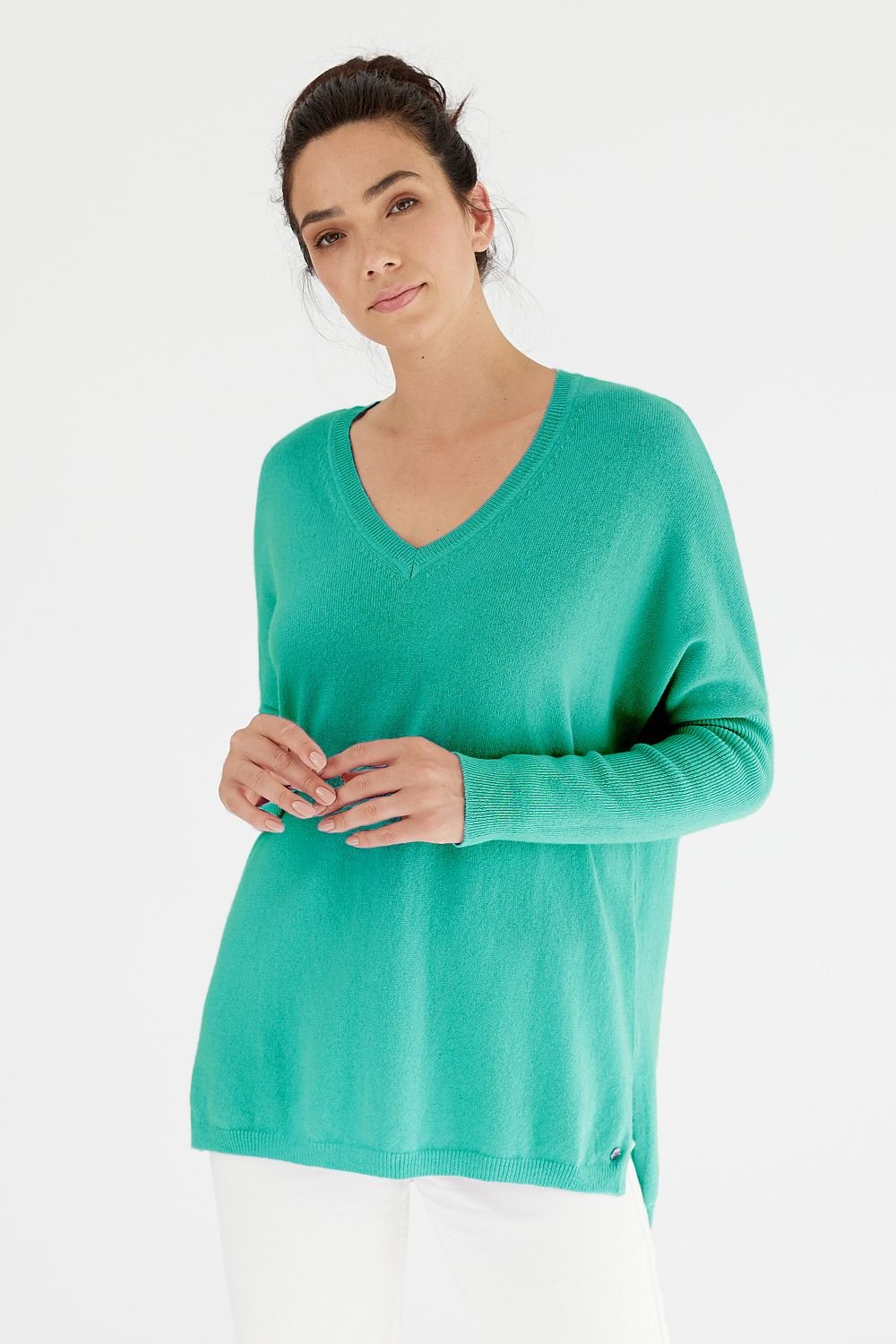 Cashmere Cloud Vee‌ Sweater