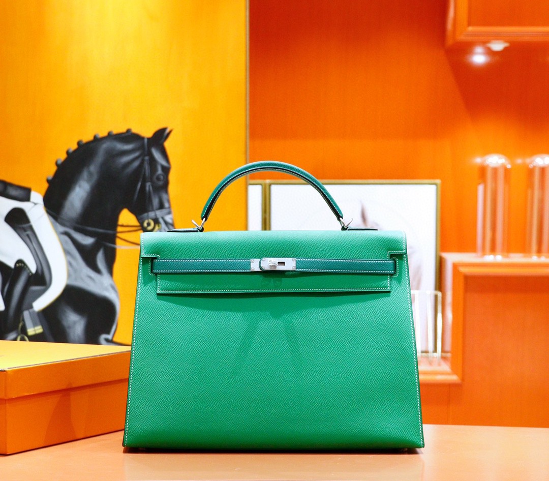 Hermes Kelly bamboo green with silk velvet green Epsom fully hand-sewn matte silver buckle 40cm