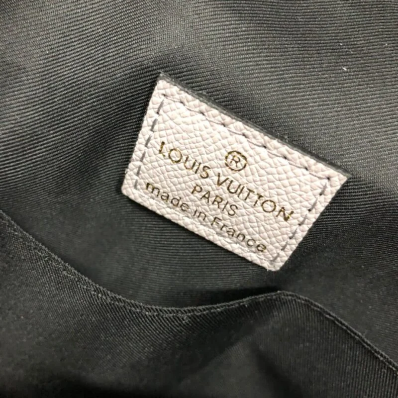 Louis Vuitton Avenue Sling Bag M30443