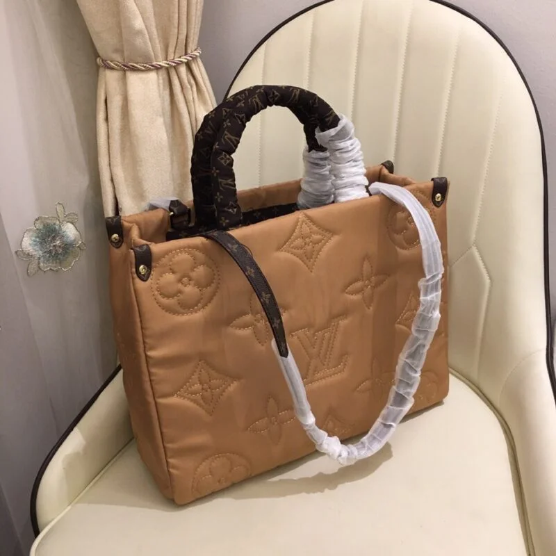 Louis Vuitton Onthego Gm Tote Bag- Beige