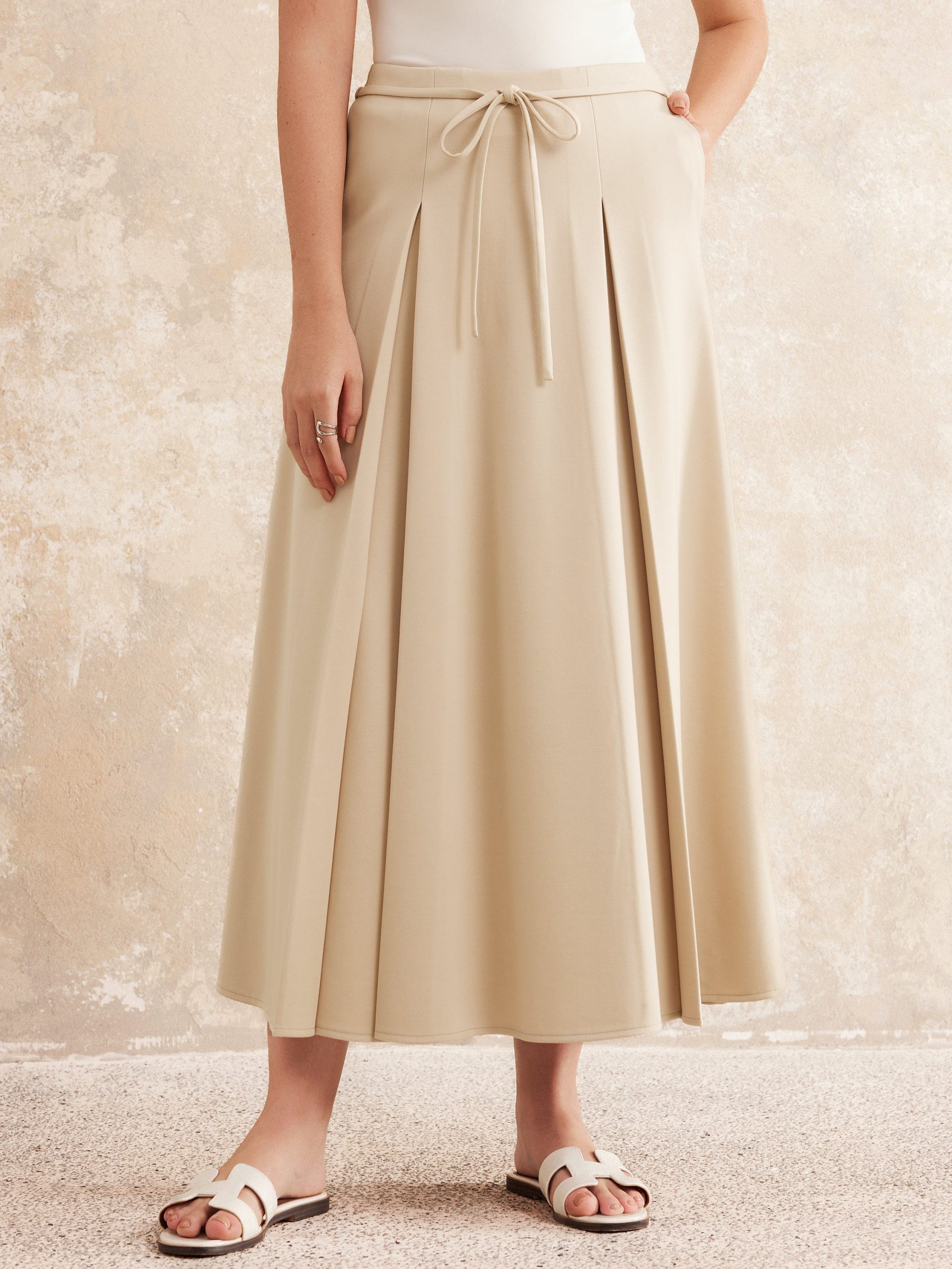 Old Money Pleated Flare Midi Skirt