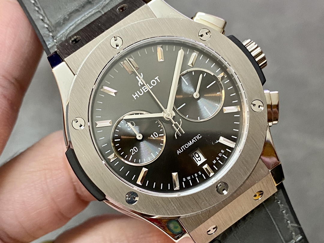 Hublot Classic Fusion 521.NX.7071.LR 45MM Mens